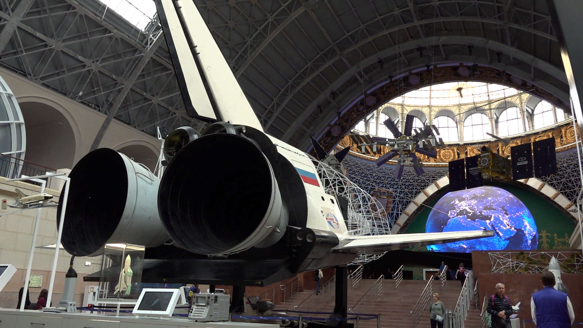музей авиации и космонавтики