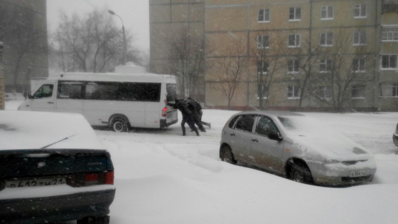Или это была генеральная репетиция последствий очередного подорожания бензина? апрель, весна, погода, снег, юмор