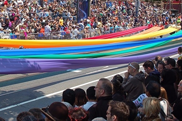 "Это 10,5 тысяч мужчин": Петербургские чиновники пересчитали гомосексуалов