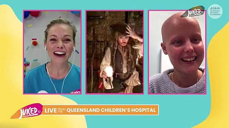 Джонни Депп в образе Джека Воробья нанес виртуальный визит в детскую больницу Стиль жизни,Благотворительность