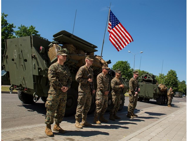 Оркестра не будет: Германия прощается с Америкой Германии, случае, Европы, только, контингенты, американские, войск, американских, Европа, больше, Меркель, одновременно, стратегии, Европе, содержание, России, которые, решение, очень, экономический