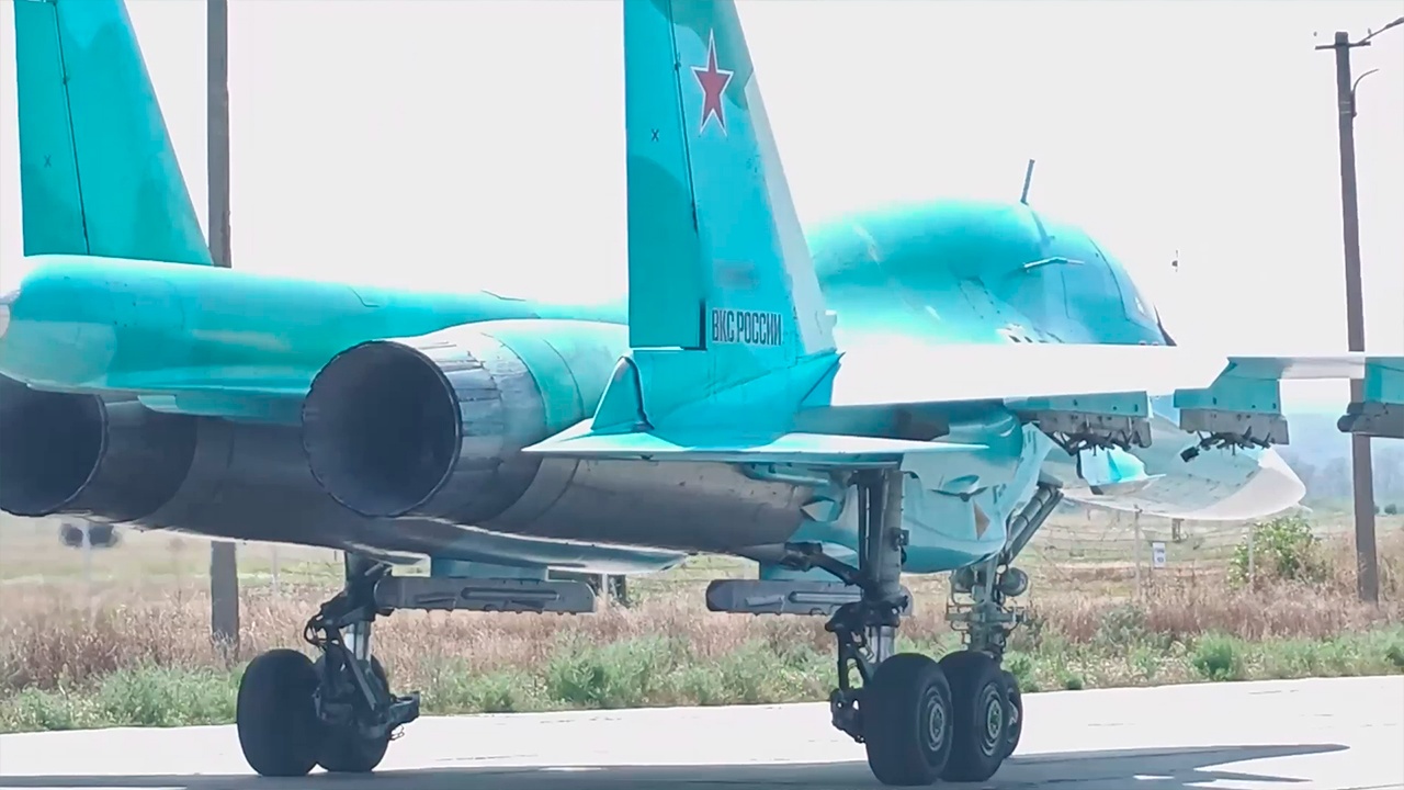 Экипаж Су-34 разбомбил место скопления боевиков в зоне ГрВ «Юг»