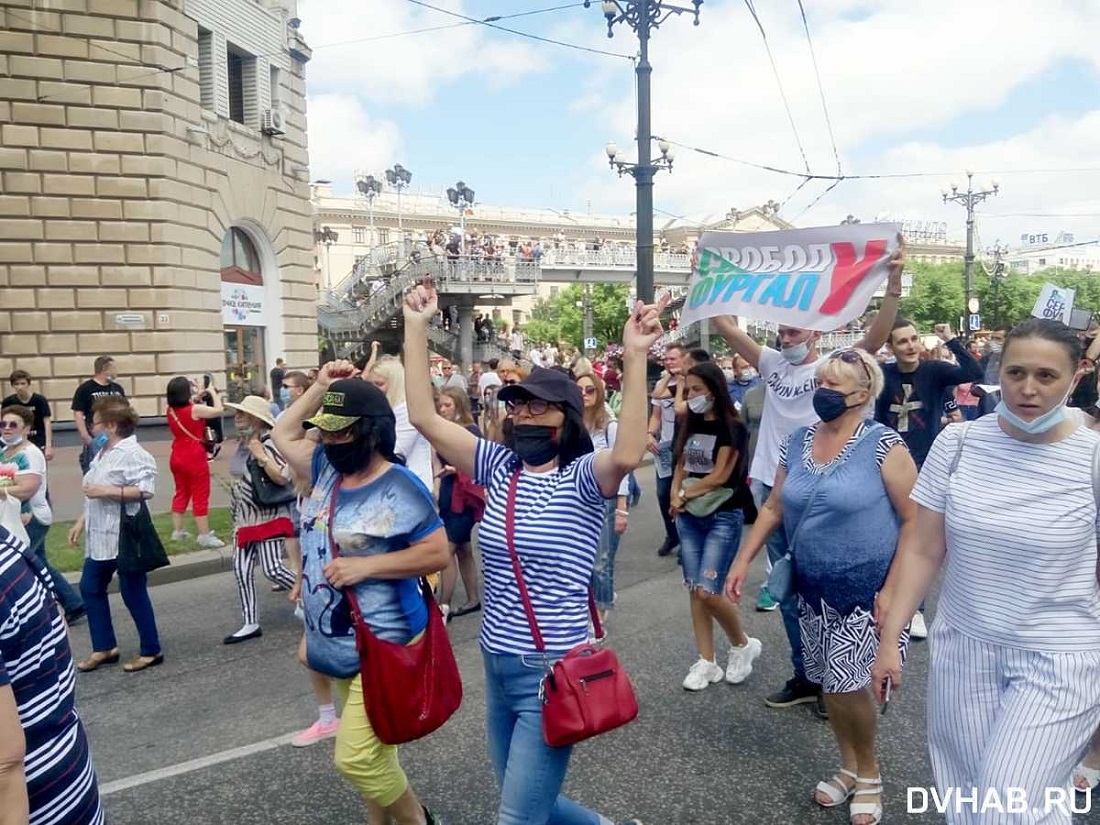 Ишь, чего удумали, выбирать себе губернатора! DVHABRU, Вести, Малышев, Хабаровские, Михаил, Грошин, Константин, Коммерсантъ, Фургал, которого, лысого, акции, тогда, Хабаровске, митинги, Сейчас, Фургала, губернатора, совершенно, чёрта