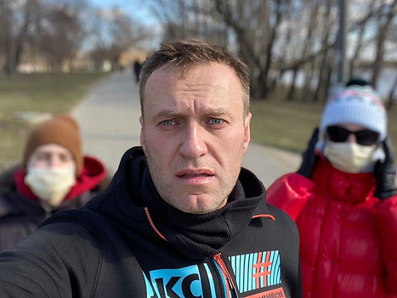 Навальный сообщил о нападении на него в Москве
