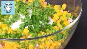 Фото к рецепту: Салат с грибами, сыром и крабовыми палочками. Просто и вкусно