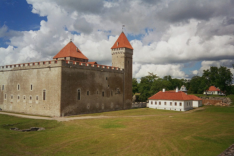 ​Замок Аренсбург на острове Эзель в наши дни. commons.wikimedia.org -  Делёж ливонского пирога | Warspot.ru