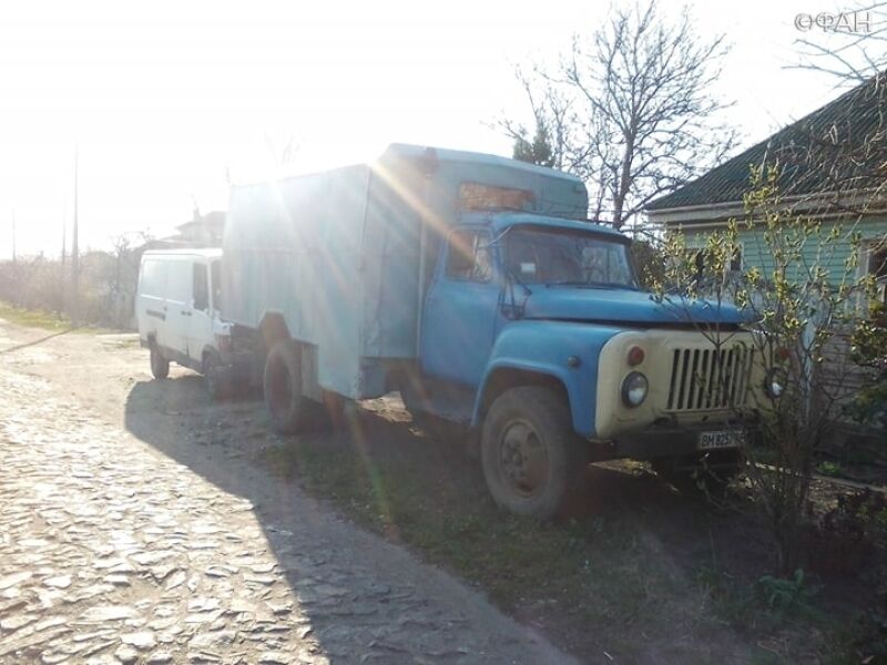 Карантин вынуждает украинцев «путешествовать» в грузовиках с навозом  и товарных вагонах