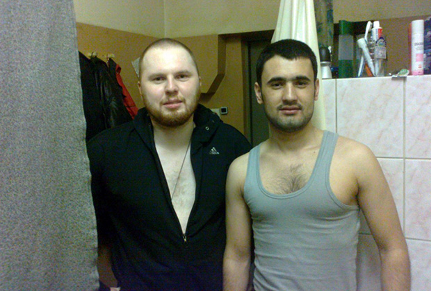 Виктор Луковенко (слева) в СИЗО «Бутырка», с сокамерником из Таджикистана