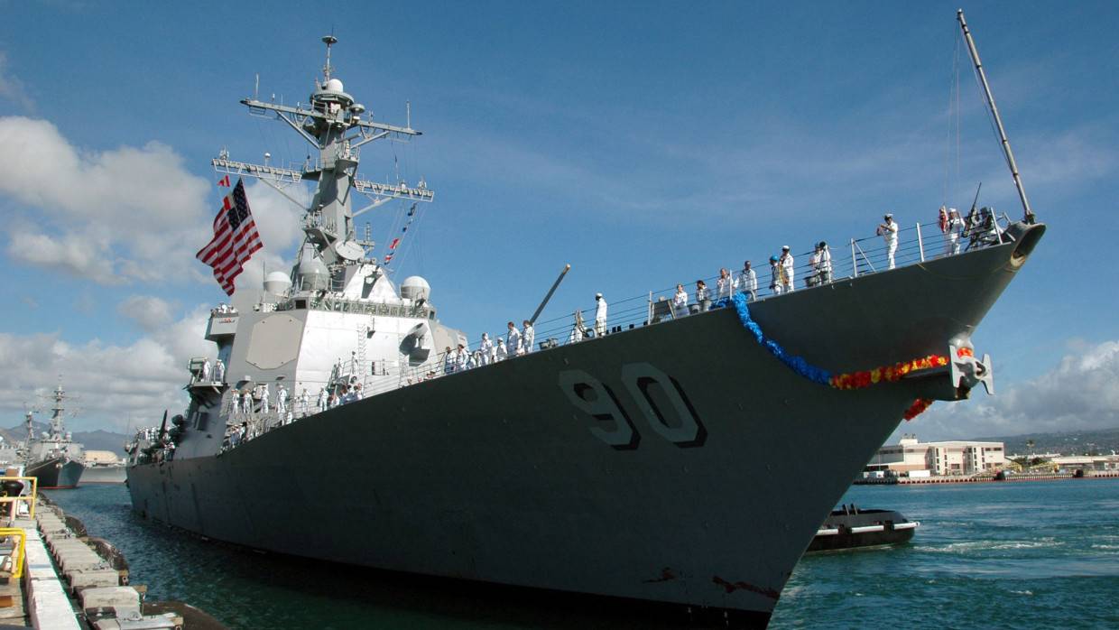 Читатели Daily Mail высмеяли американский эсминец USS Chafеe за неприглядный внешний вид