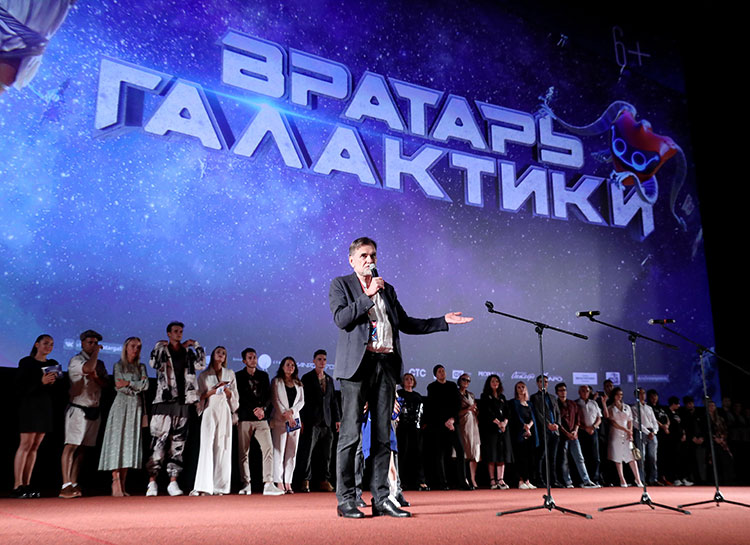 Александр Петров и Стася Милославская, Джаник Файзиев и Светлана Иванова и другие на премьере фильма "Вратарь галактики" Александр Петров и Стася Милославская, Джаник Файзиев и Светлана Иванова и другие на премьере фильма "Вратарь галактики" Звезды,Красная дорожка