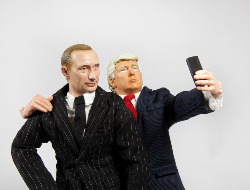 Селфи с путиным. Селфи с Путиным для фотошопа. Интересная политика. Путин и перечница. Putin help us