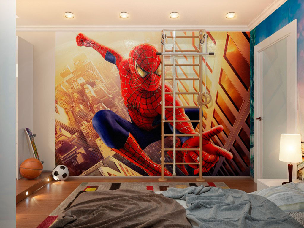 Человек-паук — скромный такой парень, днем довольствуется простой постелью, но как только настанет ночь, берегитесь враги спокойствия города!