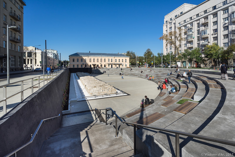 Сколько бульваров. Яма Москва Хохловская площадь. Яма (амфитеатр, Хохловская площадь). Стена белого города в Москве Хохловская площадь. Амфитеатр на чистых прудах.