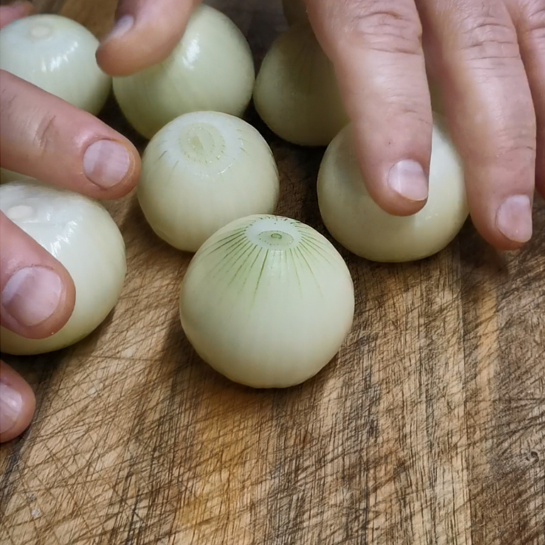 Почти никто не знает, что из лука можно приготовить такую вкусноту. Улетает за минуту, остыть не успевает