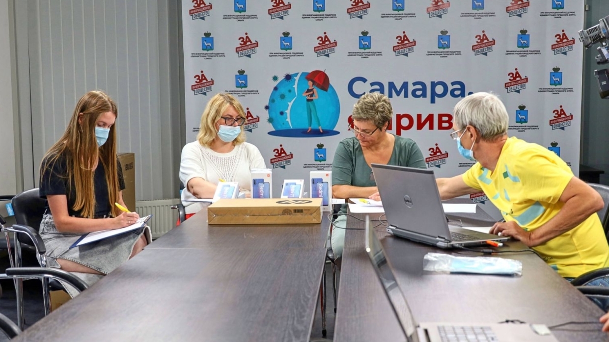 Телевизор за вакцину: в Самаре разыграли две сотни призов среди привитых от COVID-19