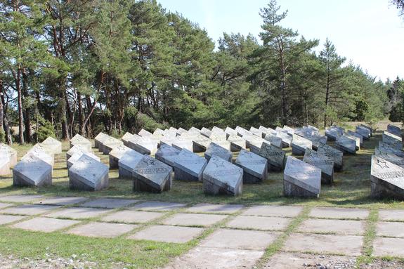 Посольство России направило ноту МИД Эстонии из-за захоронений советских воинов