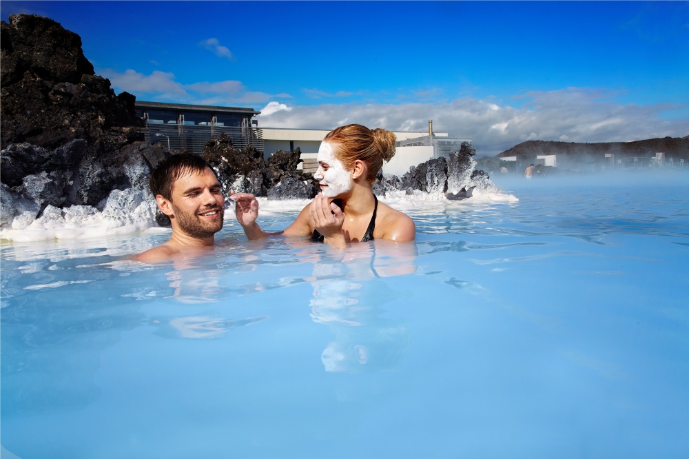 17141710-R3L8T8D-1000-Blue-Lagoon-couple-with-silica