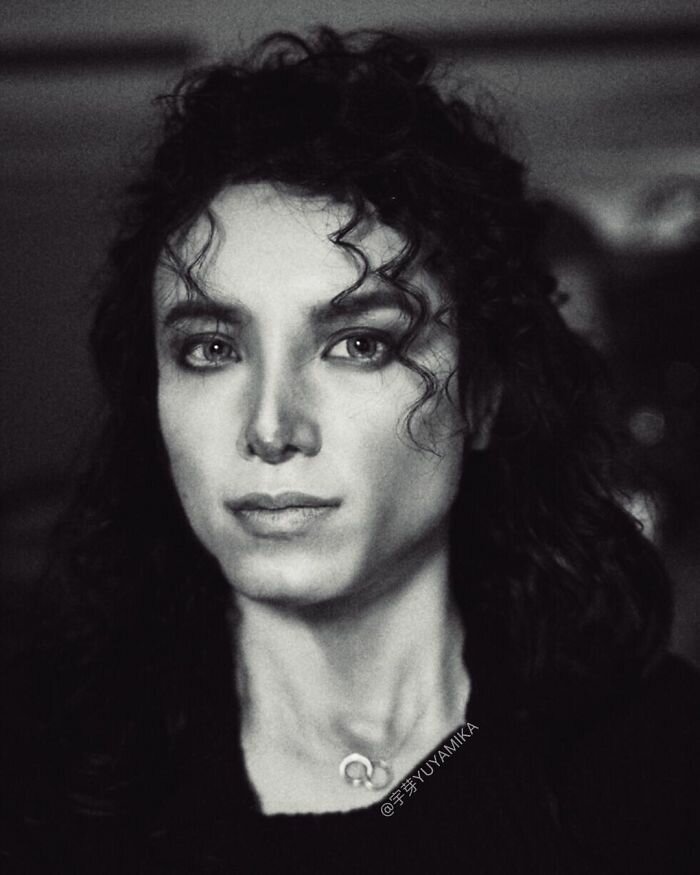 Китаянка с помощью макияжа способна превратиться в кого угодно 