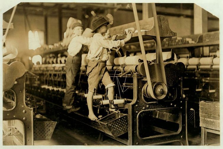 Дети работающие на заводе во время промышленной революции, Мейкон, Джорджия, 1909 год история, факты, фото