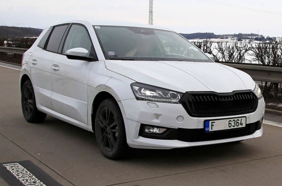 Новую Skoda Fabia сфотографировали в серийном кузове Новости