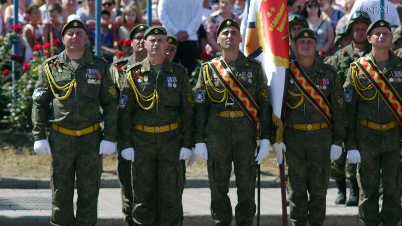 Парад в честь 75-й годовщины Победы прошел в Луганске