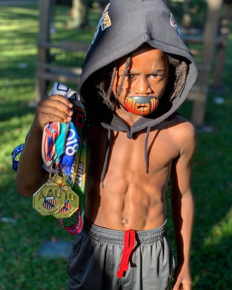 7-летний мальчик, который побил мировой рекорд в беге на 100 метров 7-летний мальчик, который побил мировой рекорд в беге на 100 метров воспитание