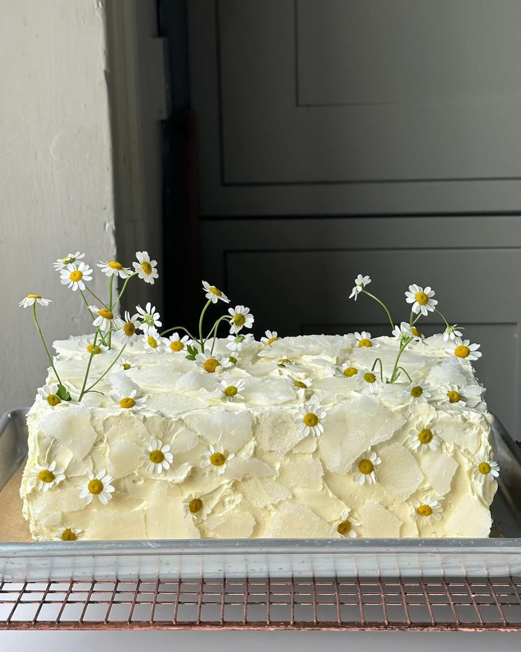 Свадебные тренды-2026: плоские торты и десерты в стиле Марии-Антуанетты можно, торты, Торты, акцент, ткани, гостей, более, добавить, могут, немного, которые, всего, просто, десерт, очень, особенно, цветами, стиле, цветочный, цветы