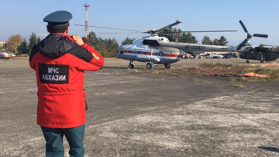 сотрудник мчс. эдс мчс. абхазия мчс мердерес. мчс направило. пожар в каргасокском районе.