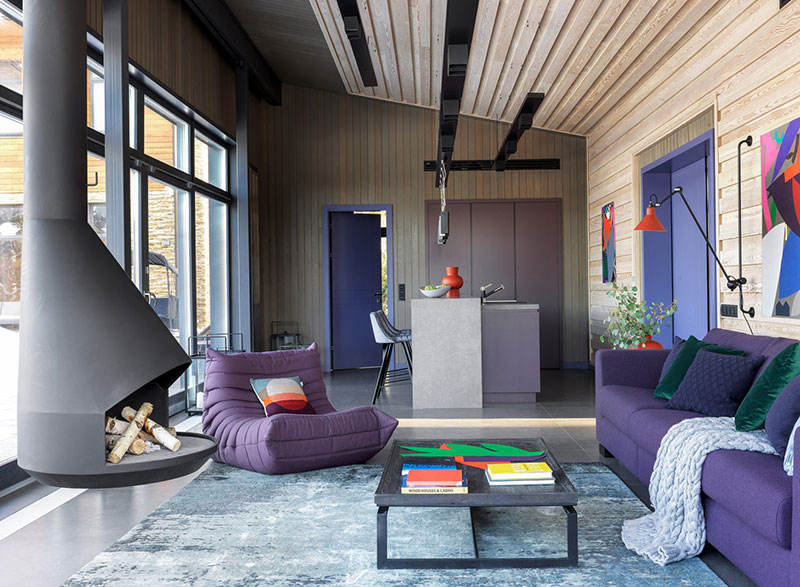 Современный деревянный дом отдыха с баней и камином в Подмосковье деревянный дом