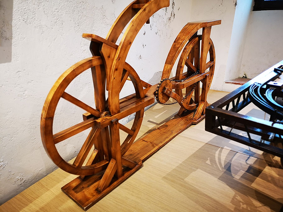 Замок Кло-Люсе Chateau Le Clos-Luce. Здесь жил Леонардо да Винчи. Замок Кло-Люсе Chateau Le Clos-Luce. Здесь жил Леонардо да Винчи. авиатур