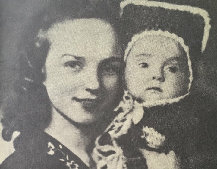 «Главное — не умереть в мужских трусах»: как женщины выживали и справлялись с бытом во время войны «Главное — не умереть в мужских трусах»: как женщины выживали и справлялись с бытом во время войны