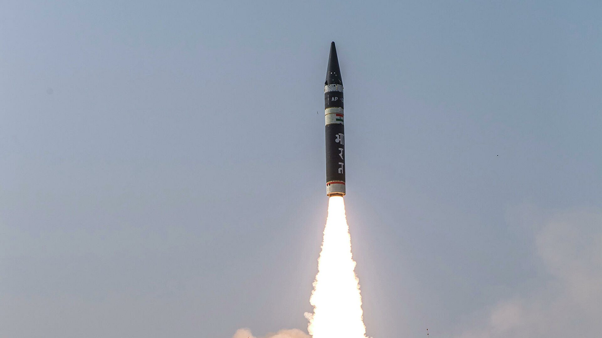 Запуск баллистической ракеты нового поколения Agni P в Индии - РИА Новости, 1920, 18.12.2021