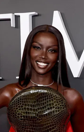 Хейли Бибер, Дакота Джонсон и жена богатейшего человека Азии посетили гала-вечер Time100 платье, появилась, Бибер, АмбаниНита, Time100, Амбани, самых, цвета, Джонсон, ДжонсонНита, ДжонсонДакота, БиберДакота, БиберХейли, дизайнеХейли, эксклюзивном, Hermès, выполненной, Kelly, моделью, культовой