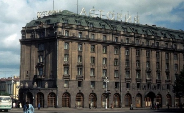 Гостиницу «Астория» собирались использовать немецкие высшие военные чины для банкета по случаю взятия Ленинграда.