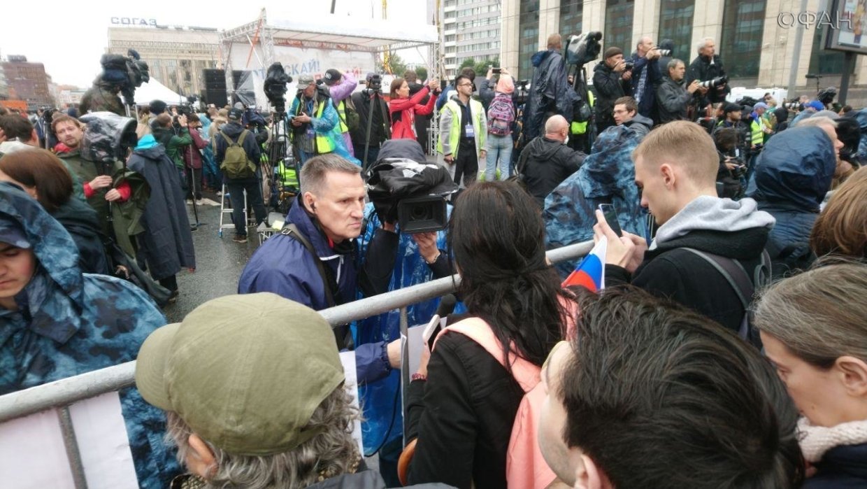 Незаконные мероприятия. Провокаторы на митингах. Митинги оппозиция Москва 2007. Штурм мэрии митинг в Москве. Распознавание лиц на митингах.