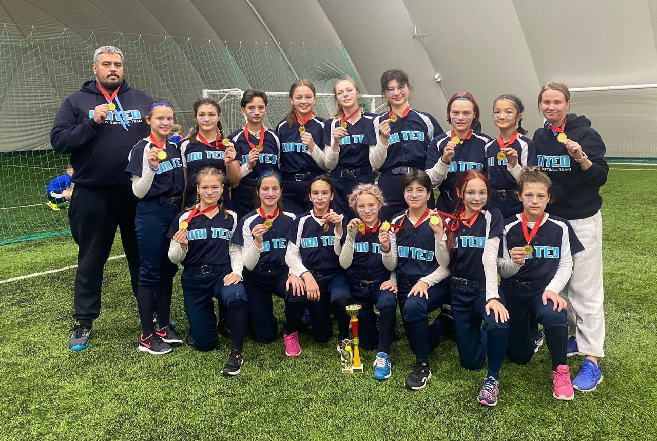 Команда по софтболу из Лосинки выиграла турнир в Санкт-Петербурге