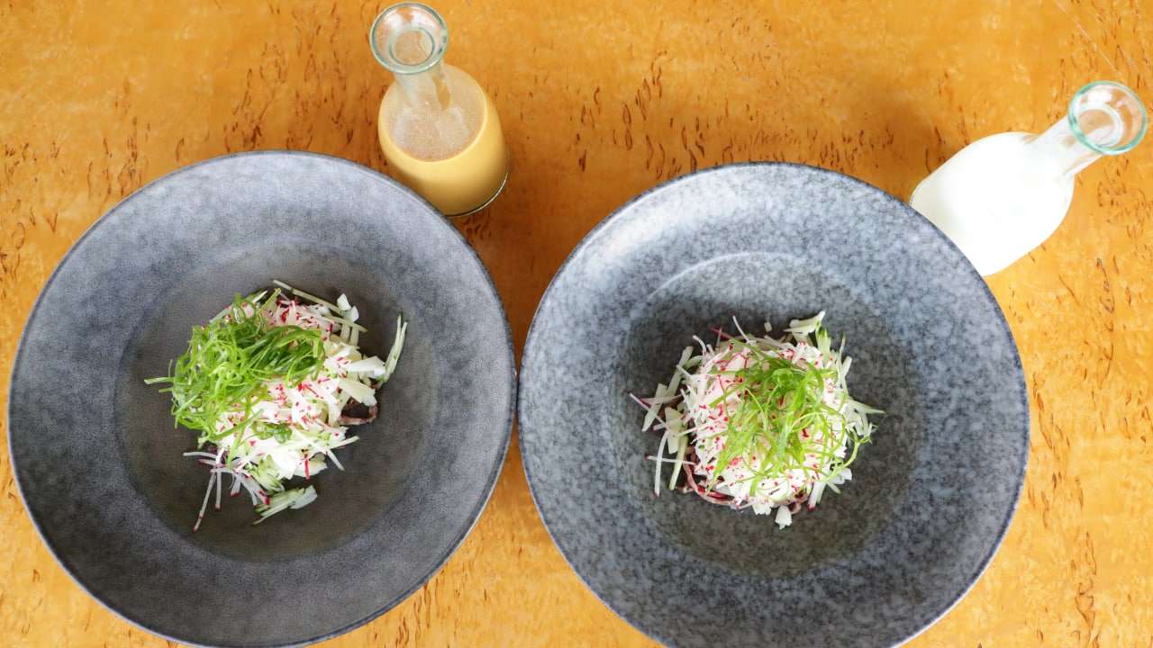 Диетолог Андреев предостерег от употребления окрошки людей с болезнями кишечника и желудка