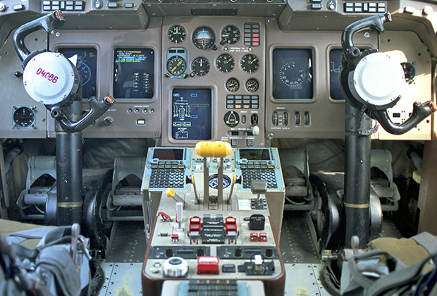 Борт самолета ИЛ-114