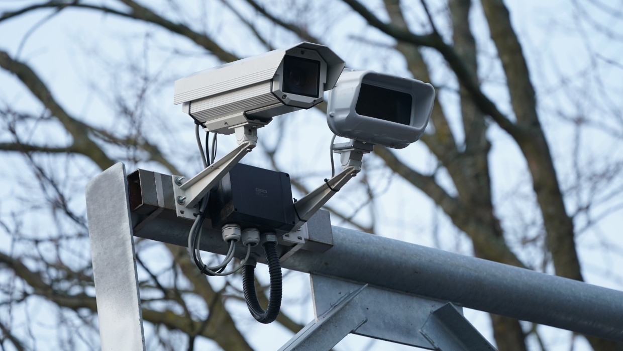 Профессор Стариков назвал дорожные камеры формой унижения человеческого достоинства