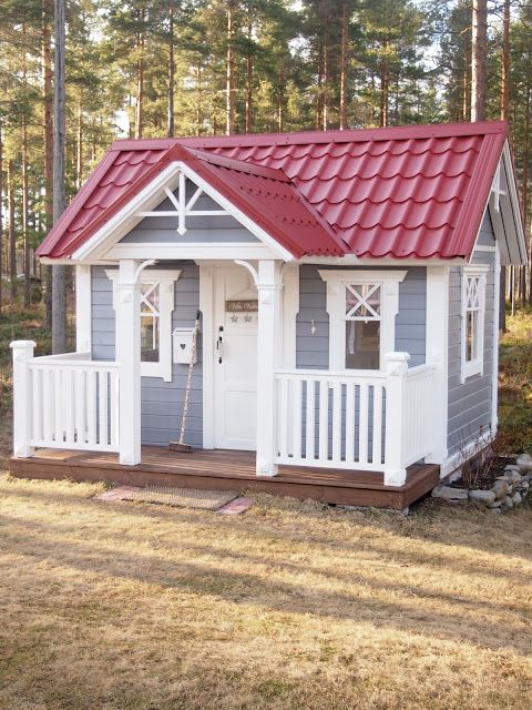 awesome-outdoor-kids-playhouses-to-build-this-summer-24