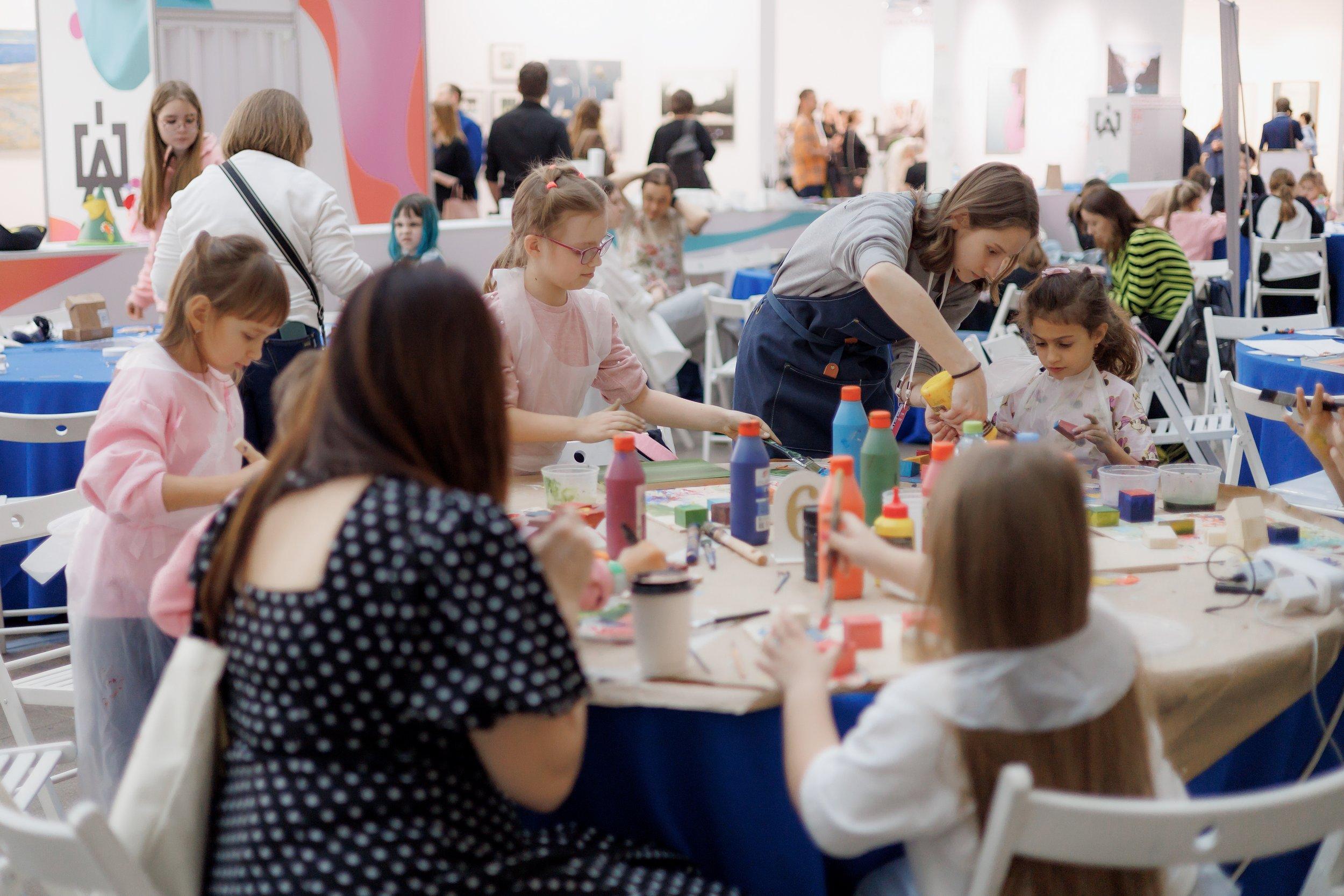 Гид по детской территории на ярмарке «Арт Россия»: творческие мастер-классы, квесты, интерактивные локации и выставка работ юных авторов можно, детской, искусства, путешествие, ярмарке, создать, фигурки, становятся, Здесь, только, территории, образы, Россия», знает, самых, помогает, мечты, фантазии, разных, жизнь