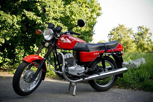 Лучше чем он в СССР не было, легендарный мотоцикл Ява 350 Лучше чем он в СССР не было, легендарный мотоцикл Ява 350 Мото