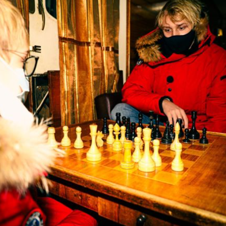 Наталья Водянова с детьми побывала на легендарном ледоколе 