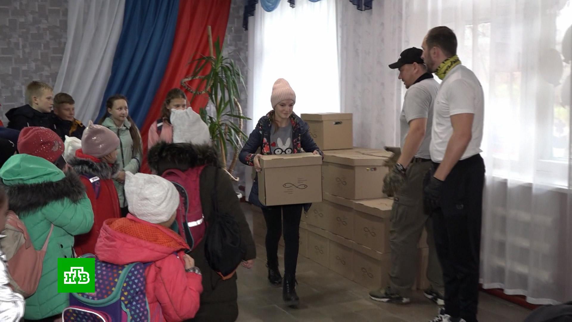 В ЛНР доставили пять тонн гумпомощи для детсадов и школ