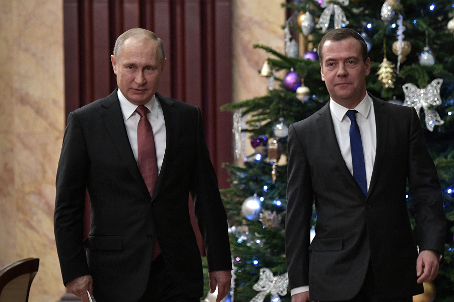 Встреча Путина с членами правительства, 26.12.17.png