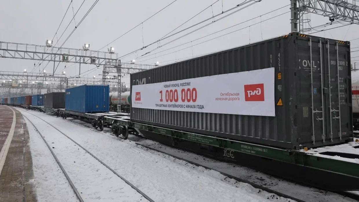 Публицист Анпилогов: «Транзитный коридор через Россию стал надежнее и дешевле Суэцкого канала»