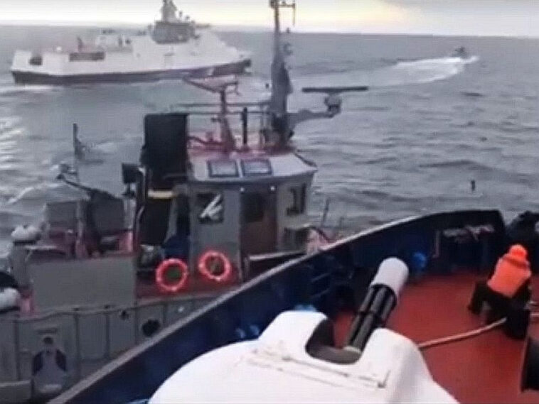 Украинский военный корабль “Донбасс” устроил провокацию у Керченского пролива