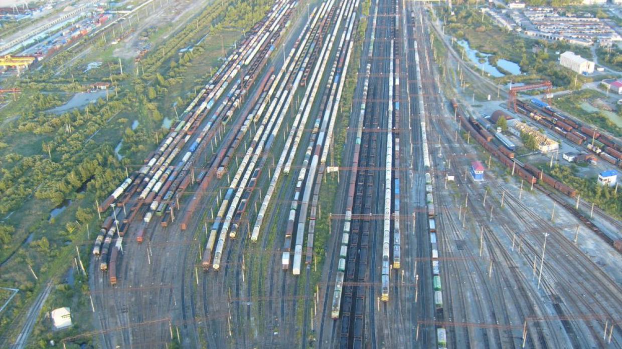 Публицист Анпилогов: «Транзитный коридор через Россию стал надежнее и дешевле Суэцкого канала» Экономика