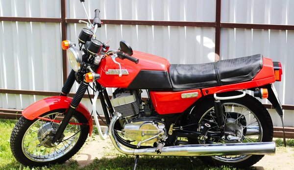 Лучше чем он в СССР не было, легендарный мотоцикл Ява 350 Лучше чем он в СССР не было, легендарный мотоцикл Ява 350 Мото