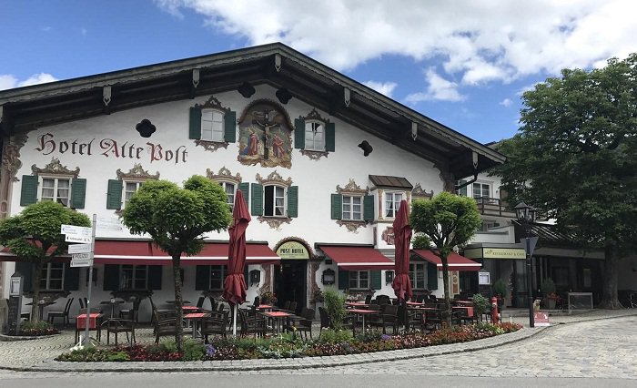 Расписная деревушка в Баварии, где каждый дом — настоящее произведение искусства Германия